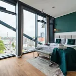 Q18 Aparthotel 4*