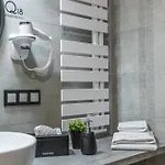 Q18 Hotel apartamentowy