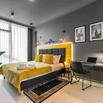 Q18 Aparthotel 4*