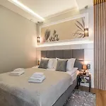 Q18 Aparthotel