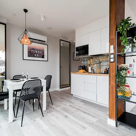 Q18 アパートホテル