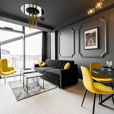 Q18 Hotel apartamentowy