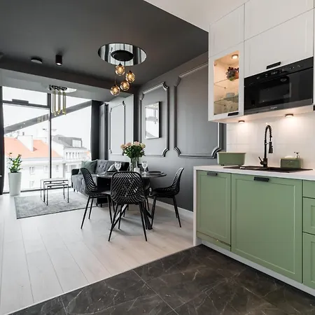 Q18 4* ビィドゴシュチュ