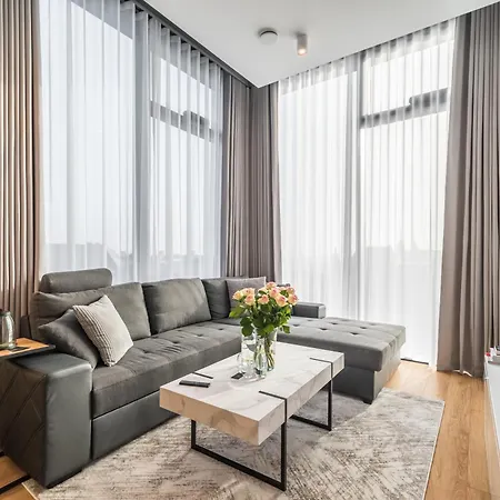 Q18 Hotel apartamentowy