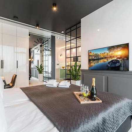 Q18 Hotel apartamentowy 4*