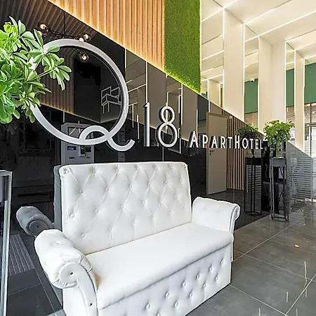 Q18 Apartahotel