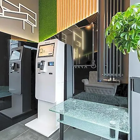 Q18 Aparthotel 4*