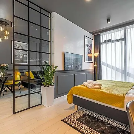 Aparthotel Q18