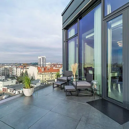 Q18 Hotel apartamentowy