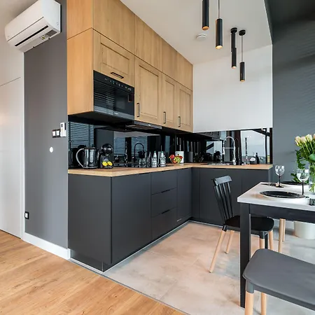 Q18 Hotel apartamentowy 4*